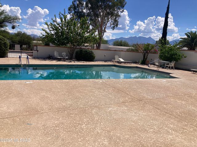 261 W Camino Alameda Unit B, Green Valley, AZ 85614
