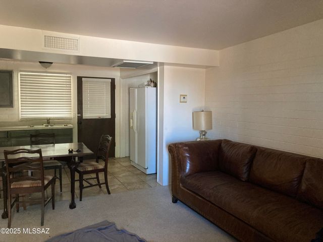 261 W Camino Alameda Unit B, Green Valley, AZ 85614