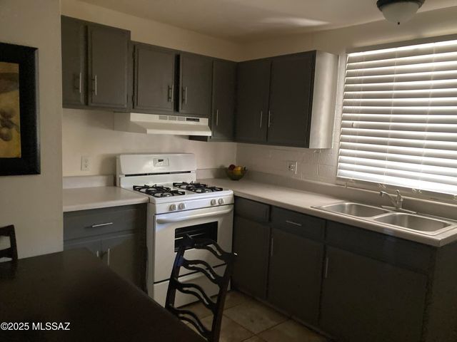 261 W Camino Alameda Unit B, Green Valley, AZ 85614