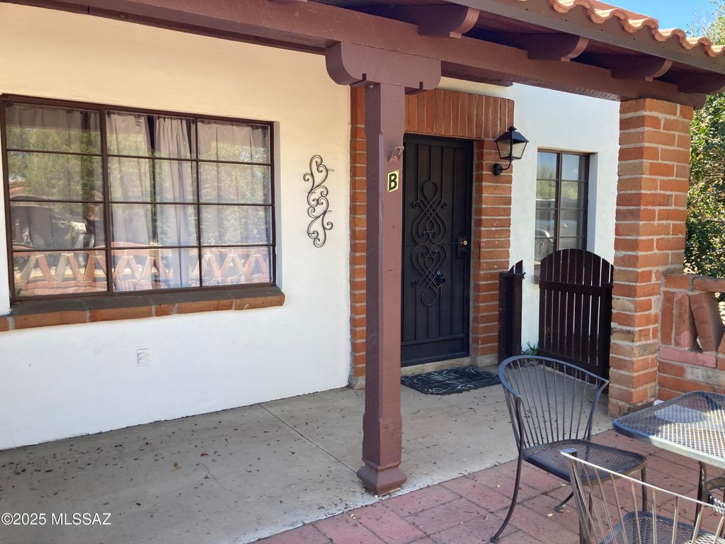 261 W Camino Alameda Unit B, Green Valley, AZ 85614