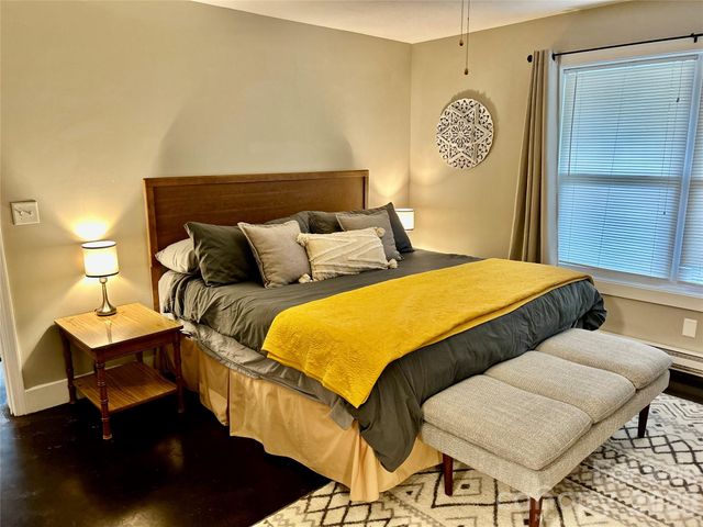 309 London Road, Asheville, NC 28803