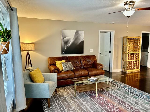 309 London Road, Asheville, NC 28803