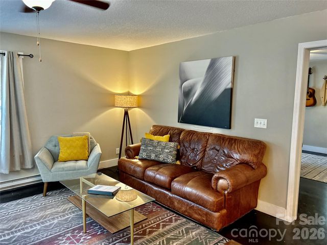 309 London Road, Asheville, NC 28803