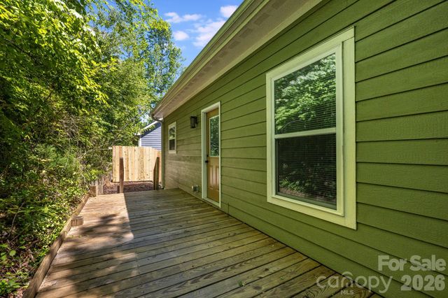 309 London Road, Asheville, NC 28803