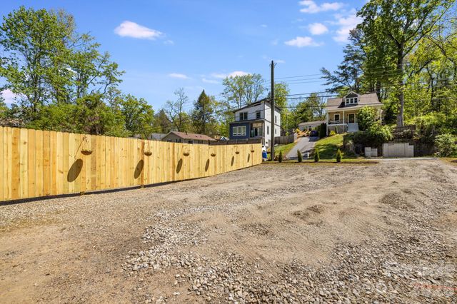 309 London Road, Asheville, NC 28803