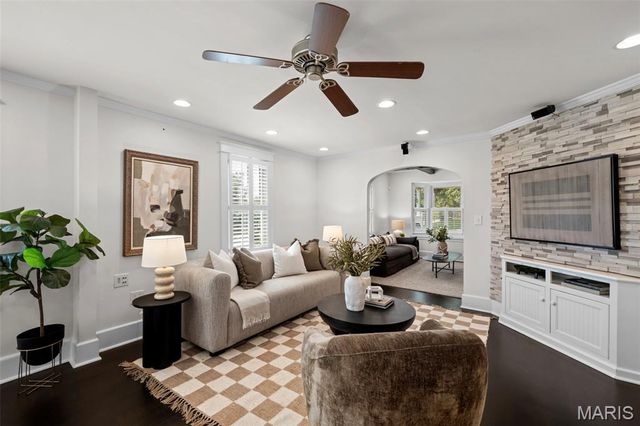 400 N Van Buren Avenue, Kirkwood, MO 63122