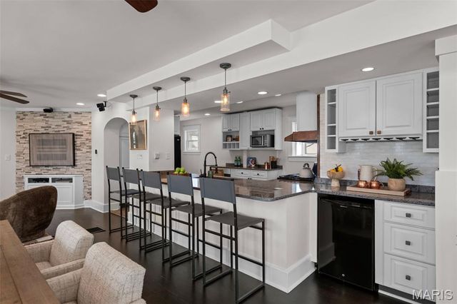 400 N Van Buren Avenue, Kirkwood, MO 63122