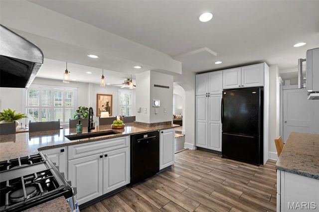 400 N Van Buren Avenue, Kirkwood, MO 63122