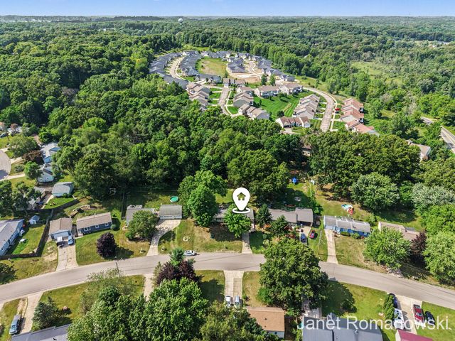 11141 Woodbushe Drive Se, Lowell Twp, MI 49331