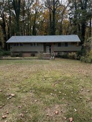 4173 Fredericksburg Drive, College Park, GA 30337