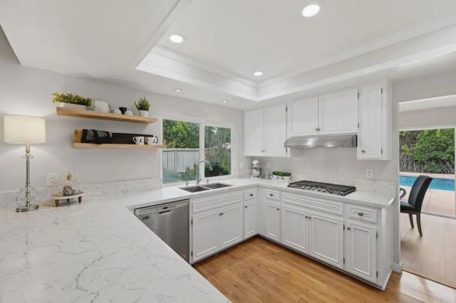 745 Black Hawk Circle, Vista, CA 92081
