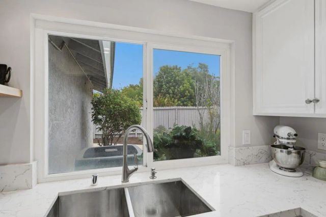 745 Black Hawk Circle, Vista, CA 92081