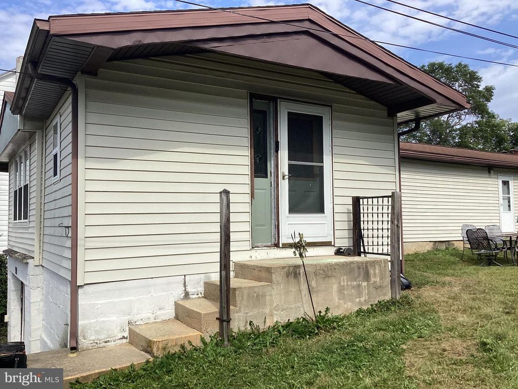 542 THIRD STREET, Port Carbon, PA 17965