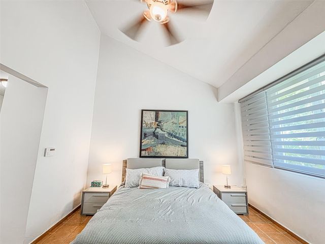 693 693 552, Vega Alta, PR 00692