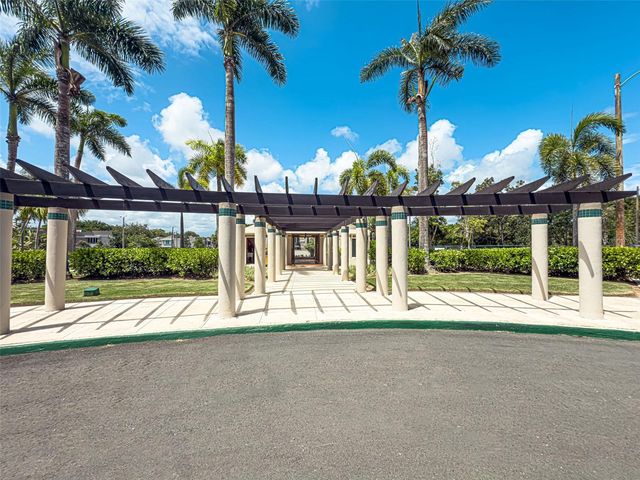 693 693 552, Vega Alta, PR 00692