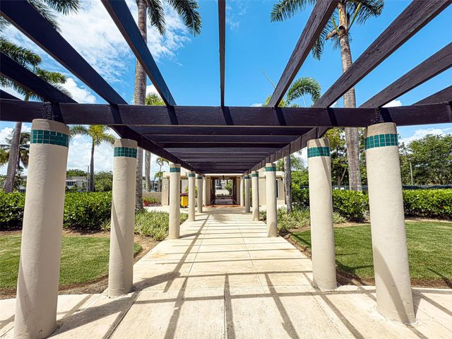 693 693 552, Vega Alta, PR 00692