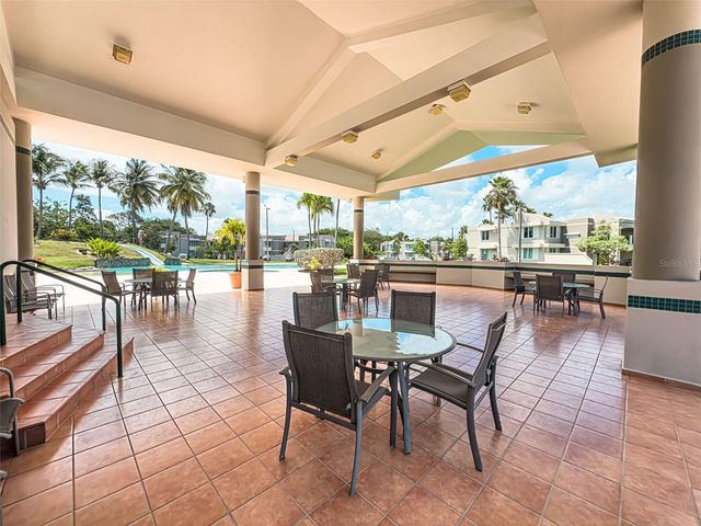 693 693 552, Vega Alta, PR 00692