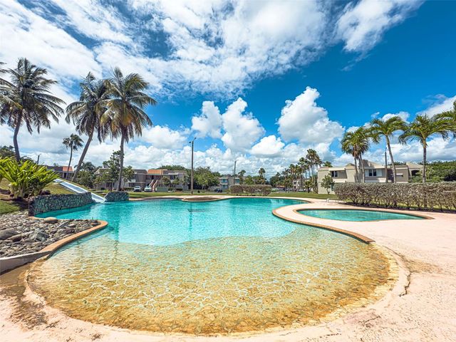 693 693 552, Vega Alta, PR 00692