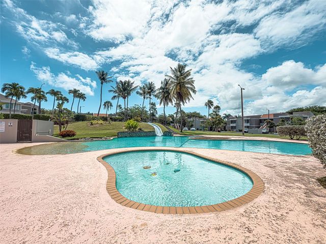 693 693 552, Vega Alta, PR 00692