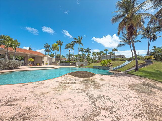 693 693 552, Vega Alta, PR 00692