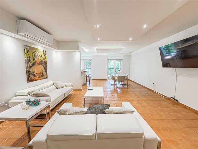 693 693 552, Vega Alta, PR 00692