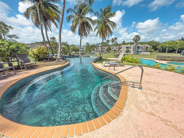 693 693 552, Vega Alta, PR 00692