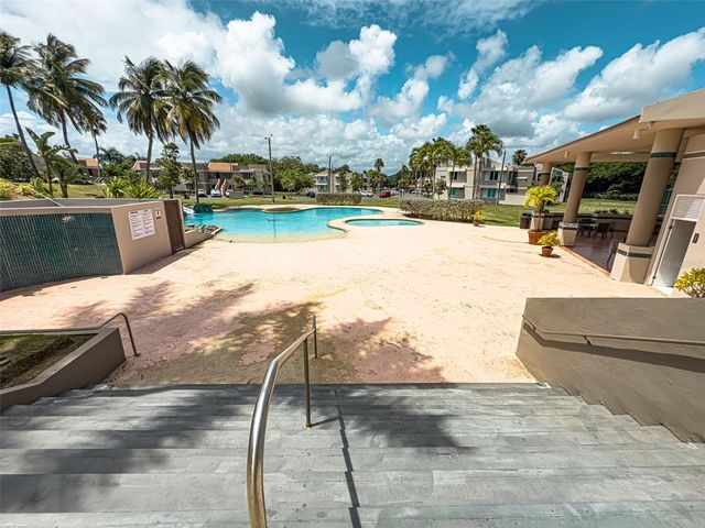 693 693 552, Vega Alta, PR 00692