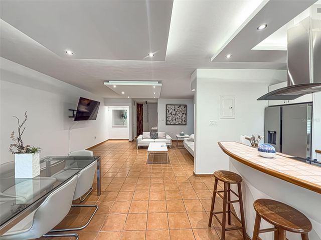 693 693 552, Vega Alta, PR 00692