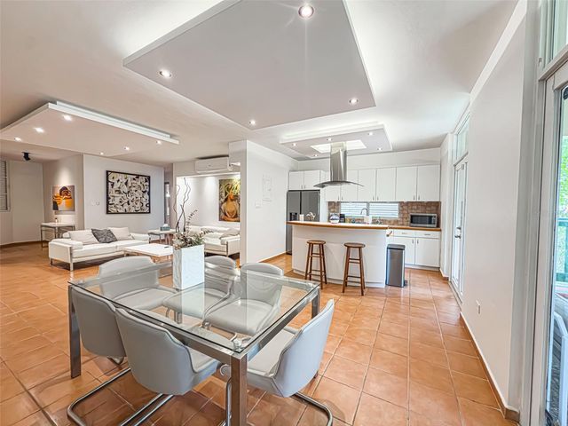 693 693 552, Vega Alta, PR 00692