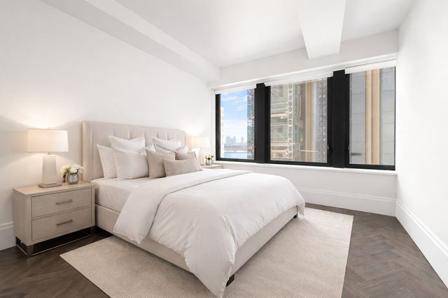 101 Wall St Apt 14C, New York City, NY 10005