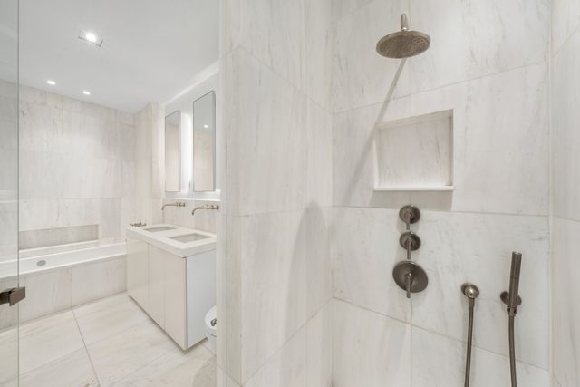 101 Wall St Apt 14C, New York City, NY 10005