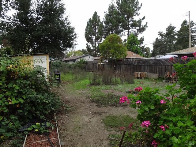 1005 Temple Ave, Santa Rosa, CA 95404