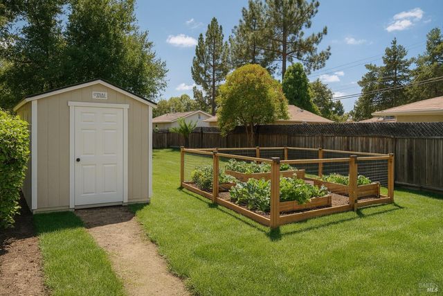 1005 Temple Ave, Santa Rosa, CA 95404