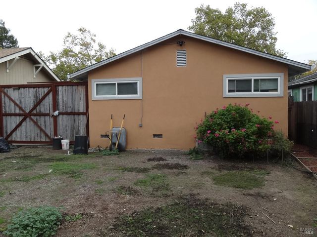 1005 Temple Ave, Santa Rosa, CA 95404