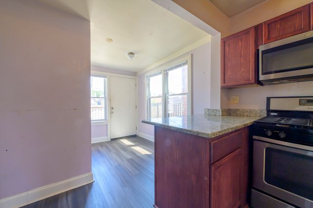 2436 W Fillmore Street, Chicago, IL 60612