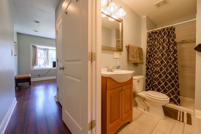 2436 W Fillmore Street, Chicago, IL 60612