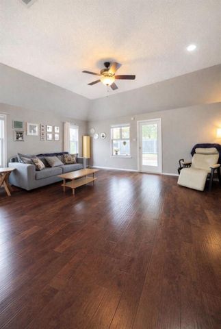 1052 Hot Spring VLY, Buda, TX 78610