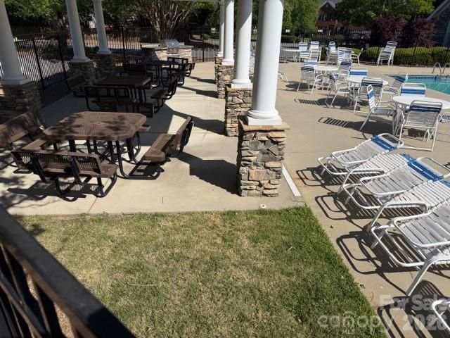 11025 Fountaingrove Drive, Charlotte, NC 28262