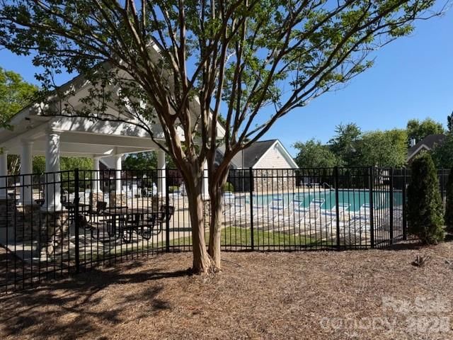 11025 Fountaingrove Drive, Charlotte, NC 28262