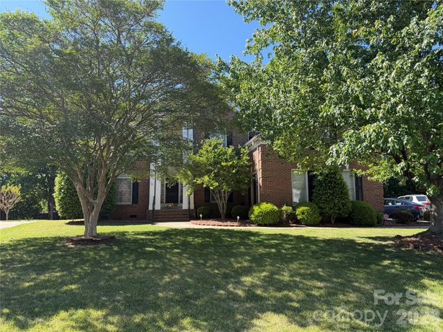 11025 Fountaingrove Drive, Charlotte, NC 28262
