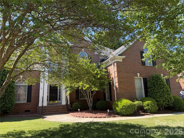 11025 Fountaingrove Drive, Charlotte, NC 28262