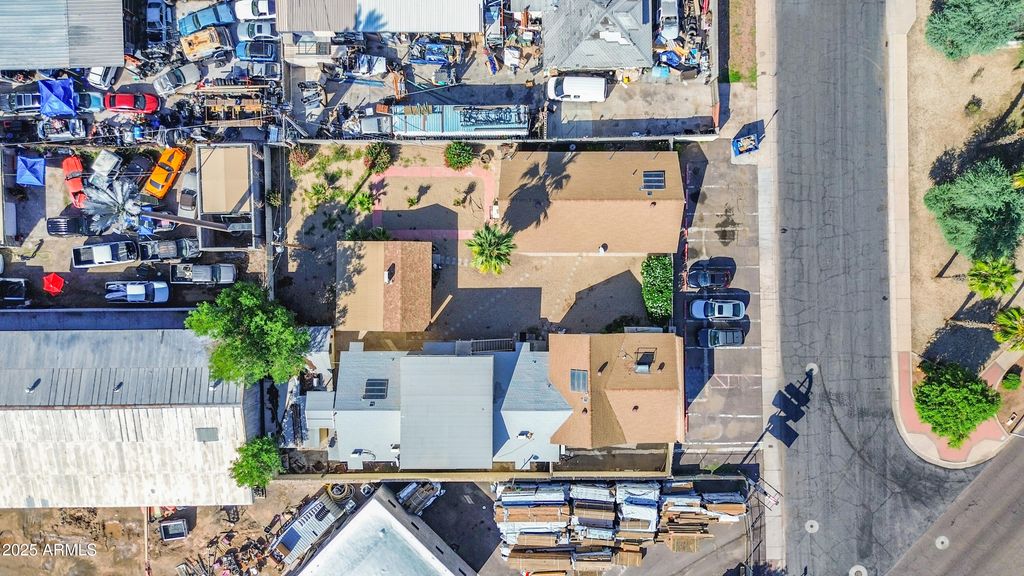 1605 W LATHAM Street, Phoenix, AZ 85007