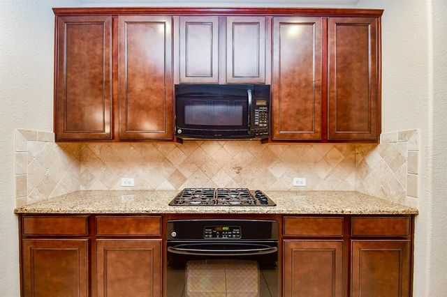 30057 Willow Walk Lane, Brookshire, TX 77423