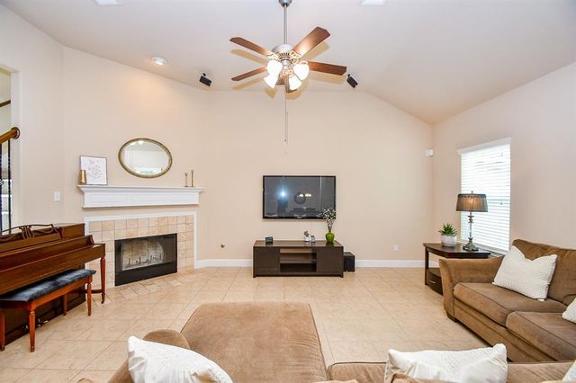 30057 Willow Walk Lane, Brookshire, TX 77423