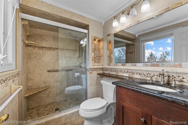 3639 Heatherwood Court, Rochester Hills, MI 48309