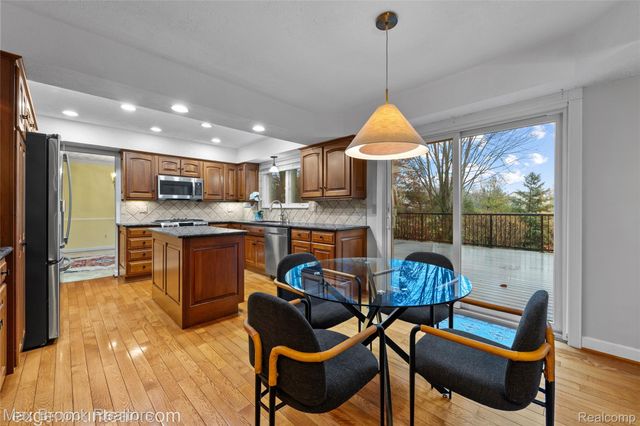 3639 Heatherwood Court, Rochester Hills, MI 48309