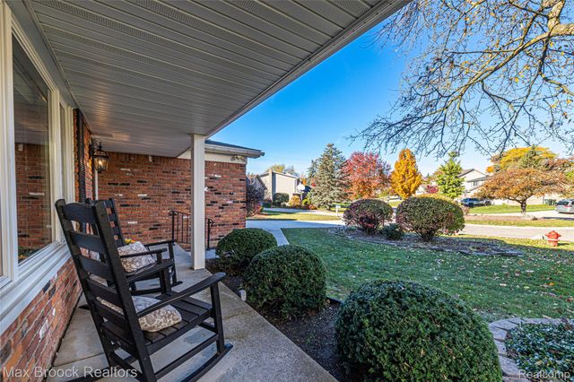 3639 Heatherwood Court, Rochester Hills, MI 48309
