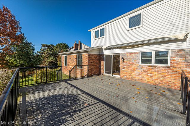 3639 Heatherwood Court, Rochester Hills, MI 48309