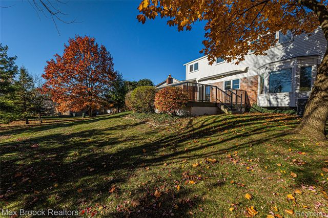 3639 Heatherwood Court, Rochester Hills, MI 48309