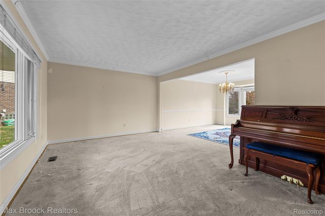 3639 Heatherwood Court, Rochester Hills, MI 48309